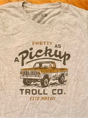 Women’s 'Pretty as a Pickup' Graphic Tee - Light Gray